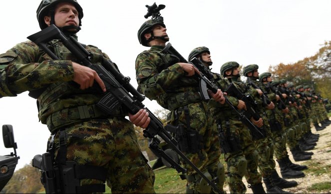 Војска Србије излази на улице