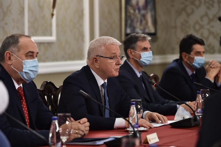 НКТ: Од сјутра дозвољене свадбе и сахране