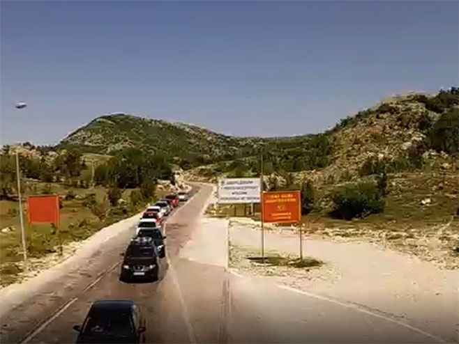 Босна отвара границу ка Србији, Црној Гори и Хрватској