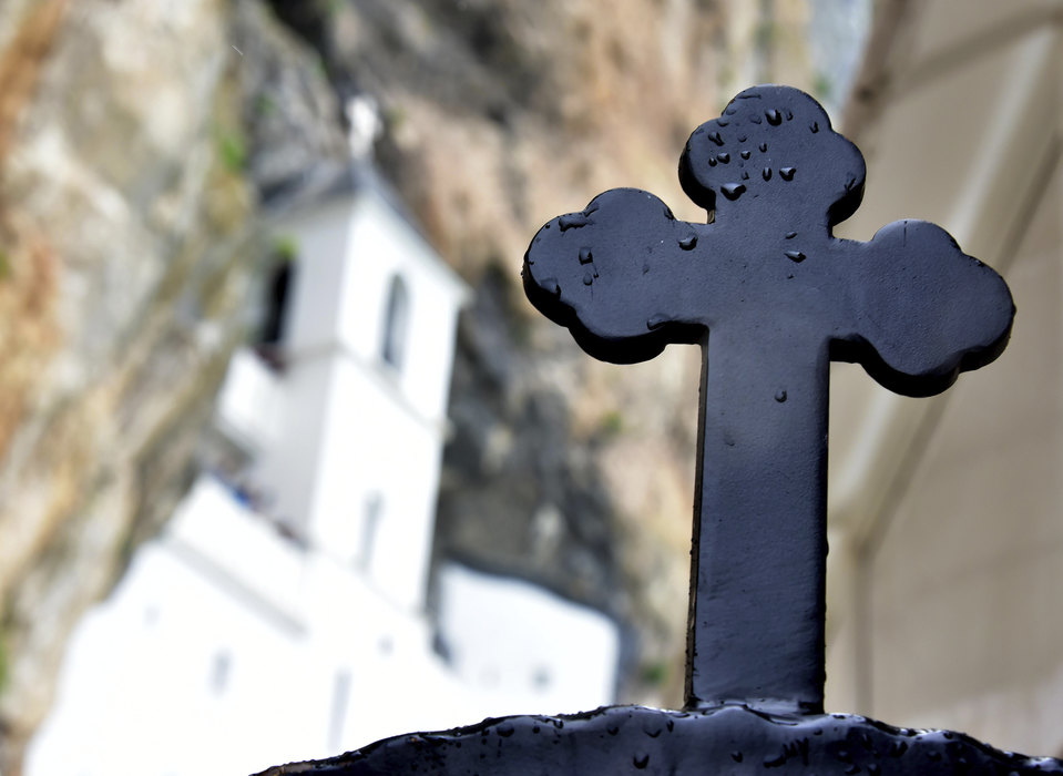 NEVJEROVATNA PRIČA O POŽARU: Sto godina od obnove gornjeg manastira Ostrog
