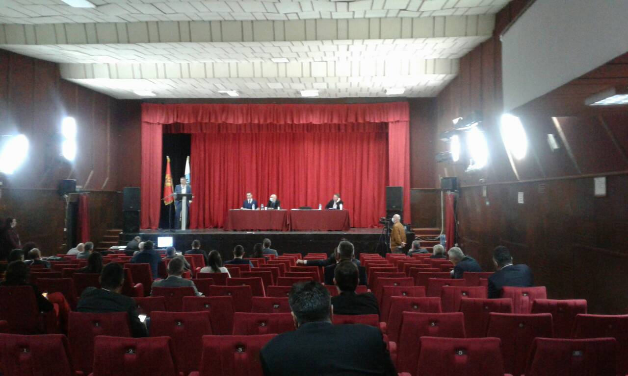 Десета редовна сједница Скупштине општине Беране почела је данас у десет часова, у сали Центра за културу.