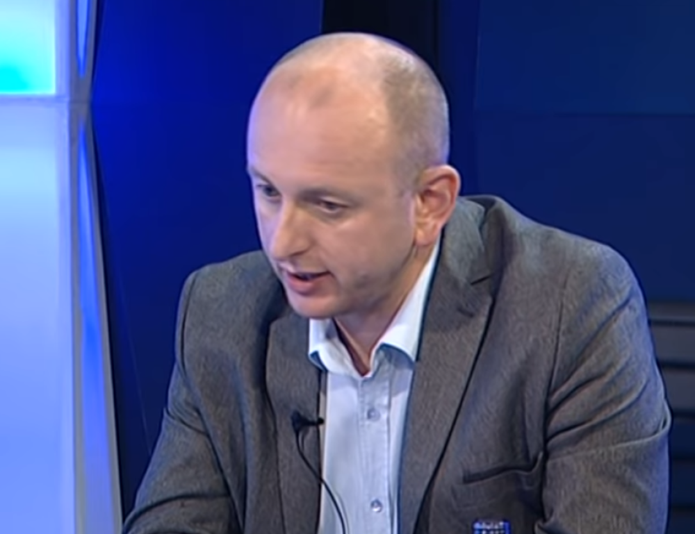 Милан Кнежевић, након деведесет дана проведених у кућном притвору, добио условни отпуст од стране Основног суда