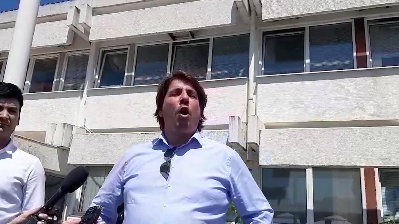 Радовић о корона представи у Будви: Скуп разуларене банде, пендрек коалиција која се затворила у салу без медија