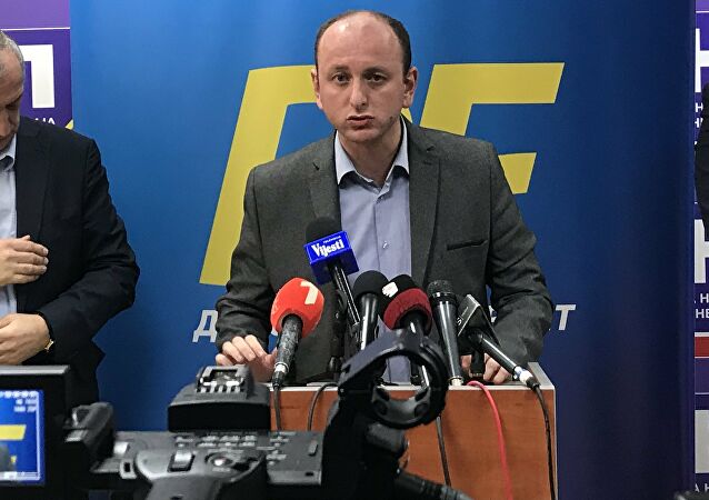 Кнежевић: Умјесто да кривично одговара, Лазовић добио полицијску пратњу!