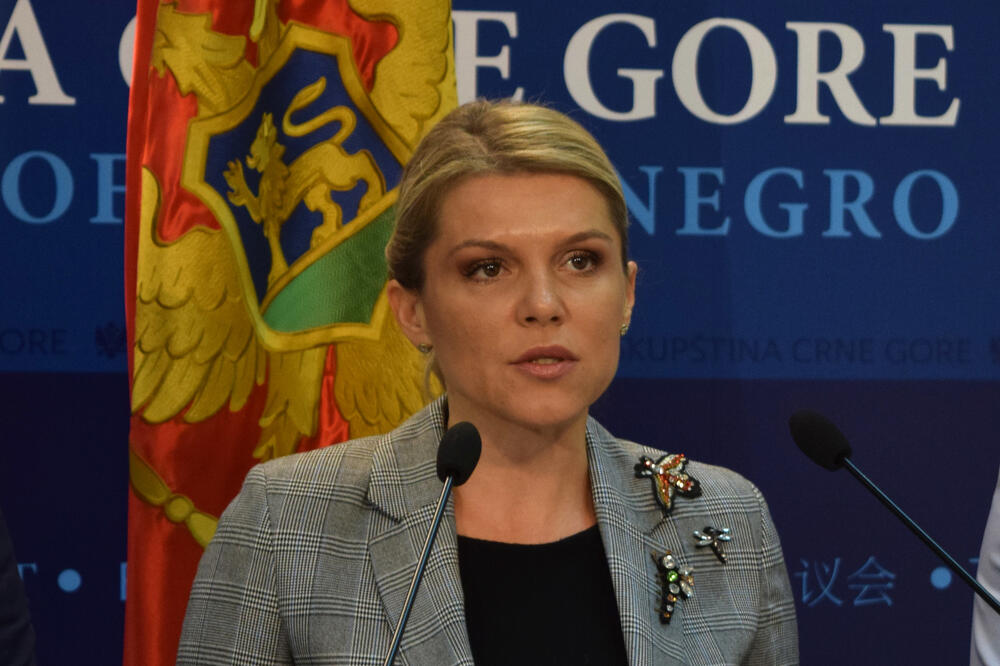 Вуксановић Станковић: Демократе бране вјеру, Црква им поручује да не могу да користе њен плато