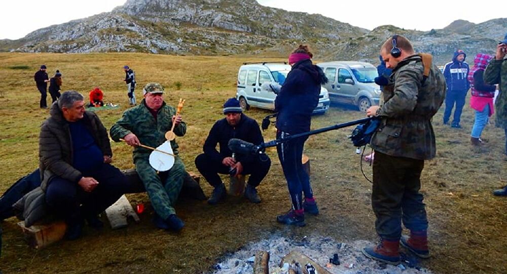 ГИ Сачуваjмо Сињаjевину: Влада да одржи риjеч и укине воjни полигон