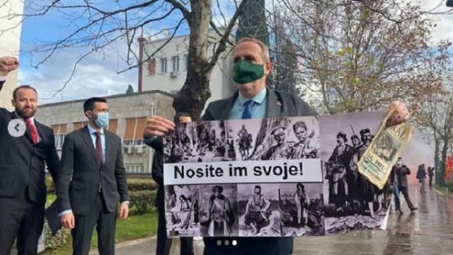 Глупост дана; Посланик Пура: Одмах након што предлог мандатара за састав мањинске владе Дритана Абазовића крене ка парламенту, биће заказана сједница која се по пословнику мора одржати на Цетињу, а коју ће заказати неко од друга два потпредсједника или најстарији посланик