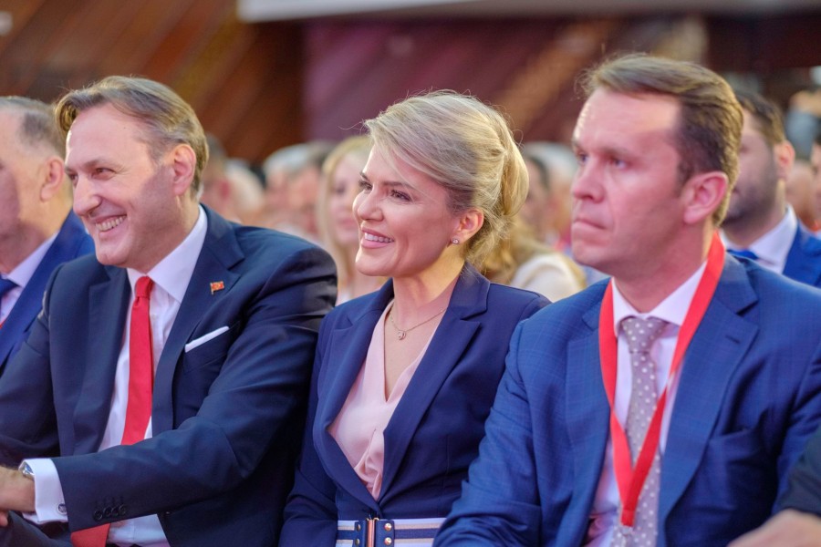 Хвала Ранку, Рашку и Драгињи што су подржали Владу која је потписала Темељни уговор!