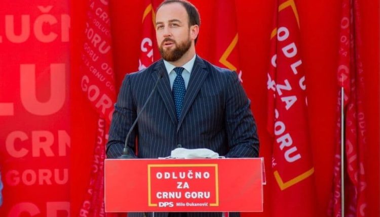 Ко о чему ДПС о одговорности; Николић: Ако имају зеру одговорности, Братић, Стијовић и Радуловић треба да поднесу хитне оставке