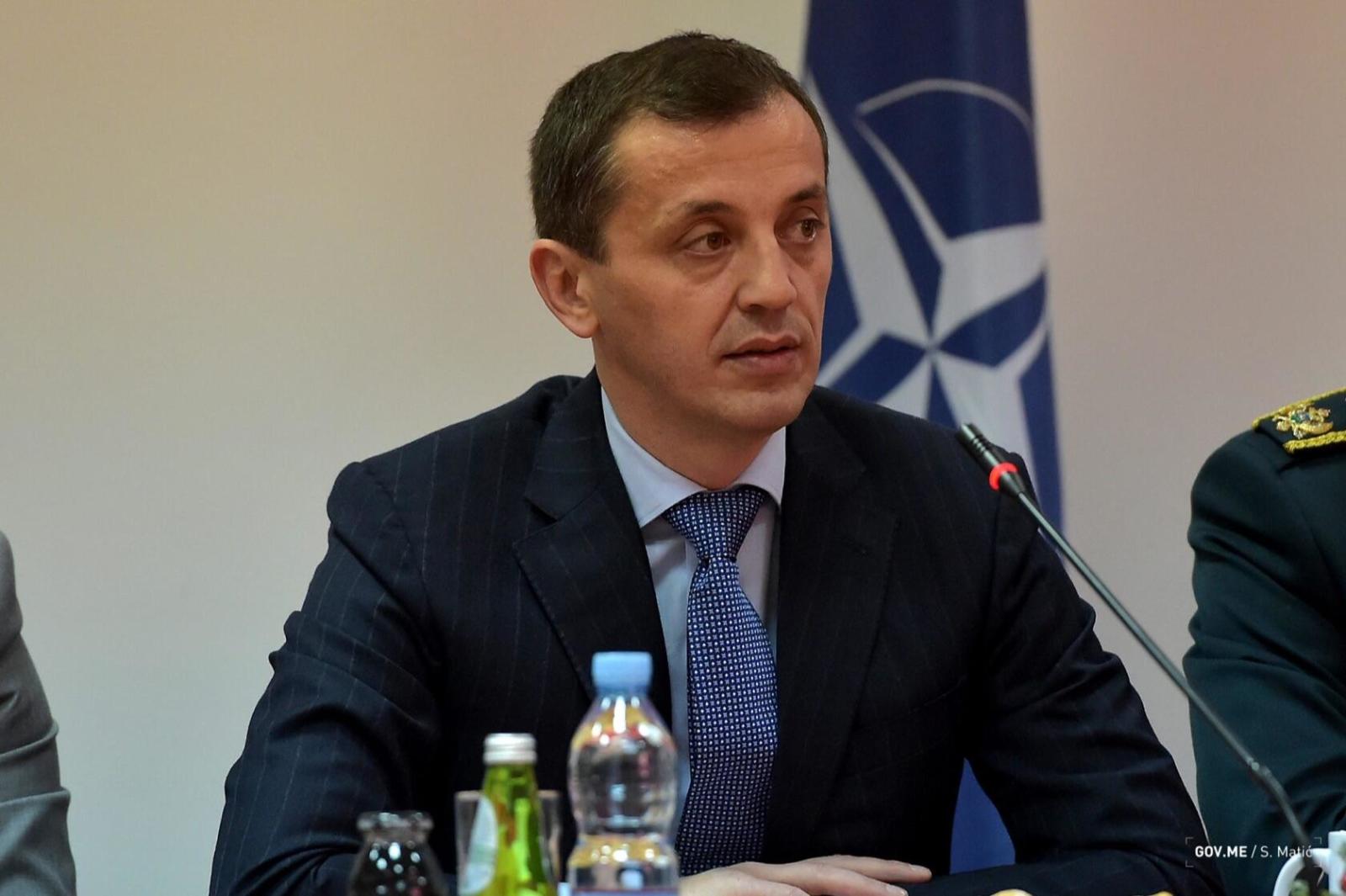 Саучесници/е у милионским “донацијама” у одбрани “бијелог орла”