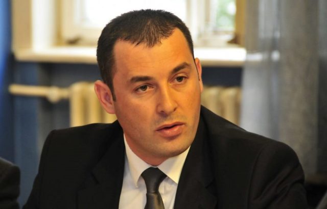 Шћекић: И судија Уставног суда потврдио да је Ђукановић прекршио Устав