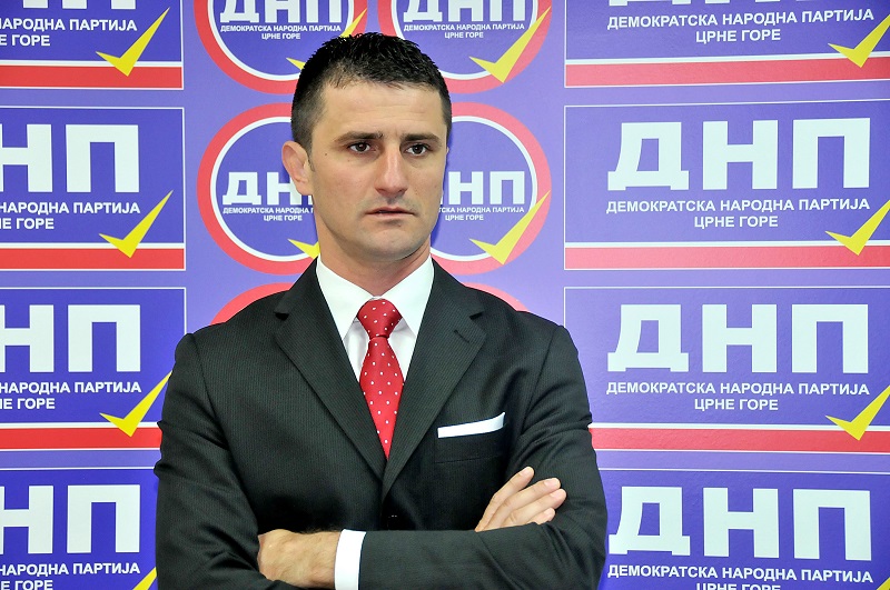 Зоговић: Онај који је полицију, тужилаштво, судство, војску, па и здравство претворио у партијске ћелије, сурови је диктатор а не демократа и грађаниста