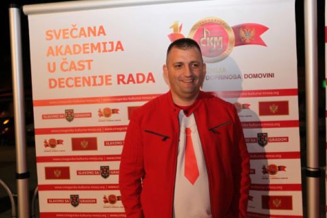 Дамјановића „лавице“ и „ајкуле“ за душу „ујели“: Обрукали државу и заставу, ватерполисти дозволили да их Срби поразе и понизе