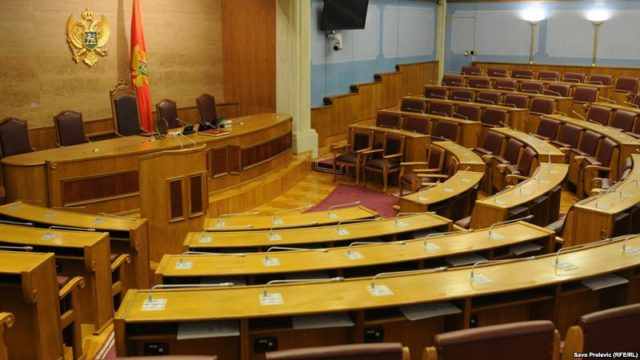 Посланици сјутра поново гласају о датуму одржавања избора у 14 општина