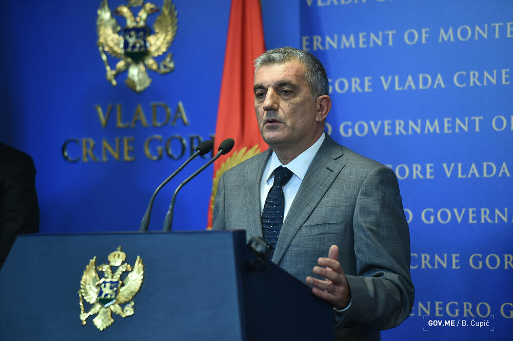 Бојанић данас у Бару, посјетиће луку: Почиње санација обале Волујице