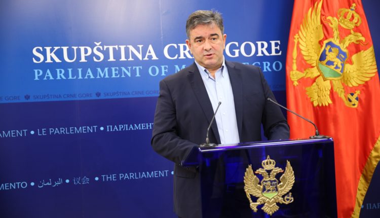 Уколико Демократе не прихвате поштени договор о новој Влади, ДФ би требао да бојкотује "Криви Владу"