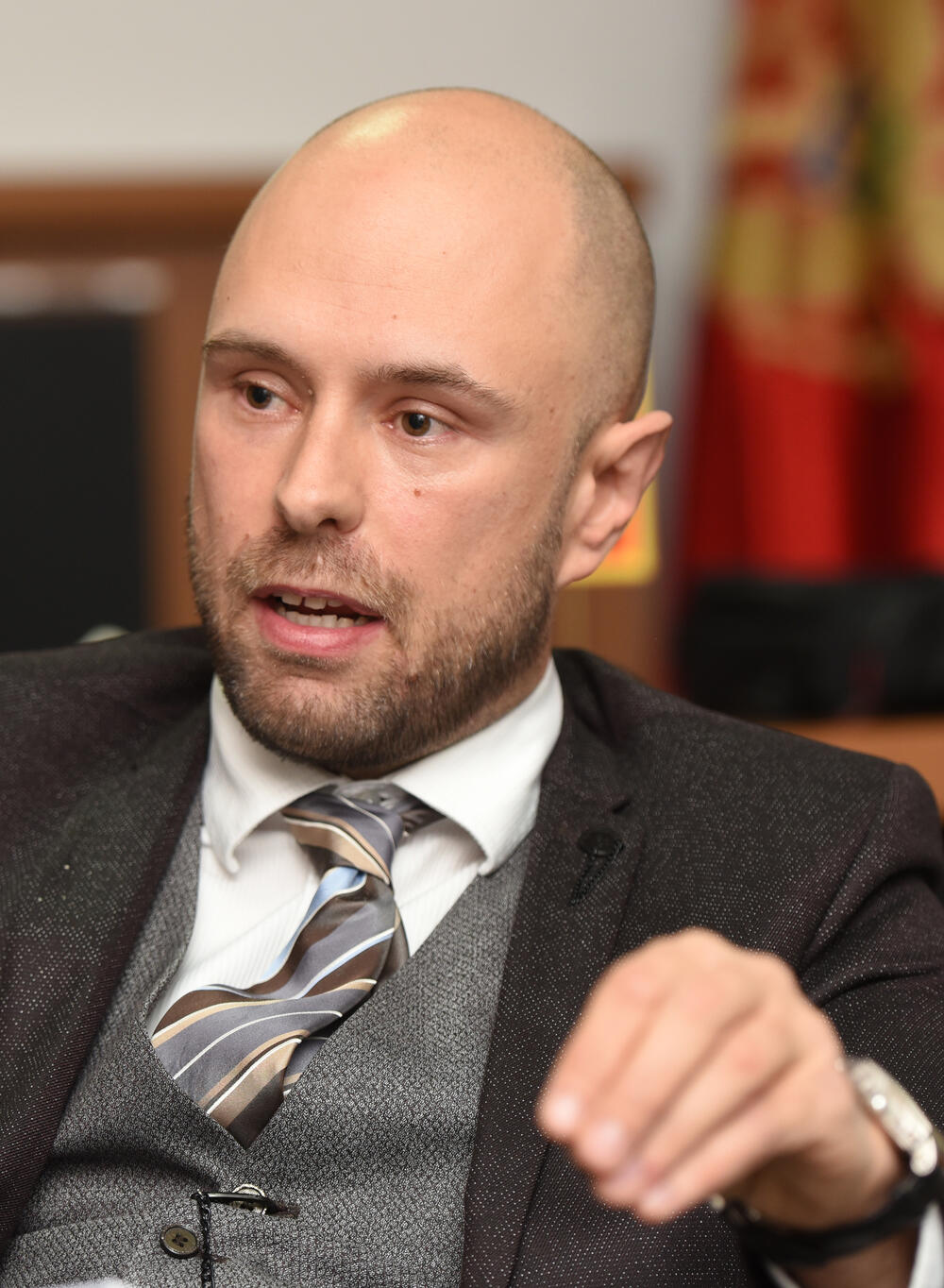 Министар Радуловић: Мило Ђукановић злоупотријебио дипломатски пасош