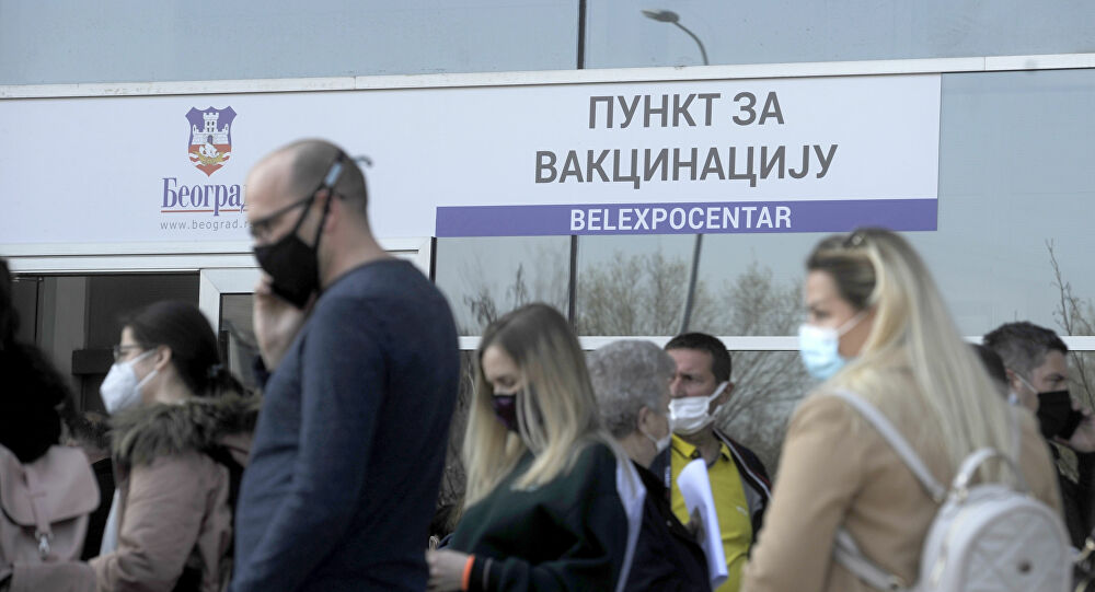Редови на сајму: Хиљаде привредника и грађана земаља региона вакцинише се у Србији /фото/
