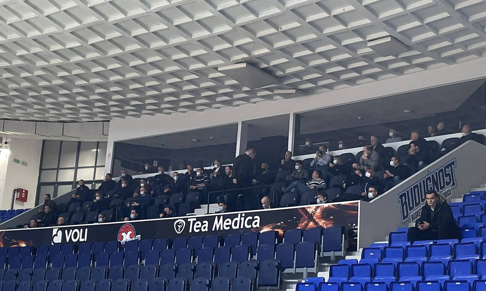 У “Морачи” прекршене мјере: Корона узима данак, Мило и Бокан не маре што су навијачи пуштени у дворану!