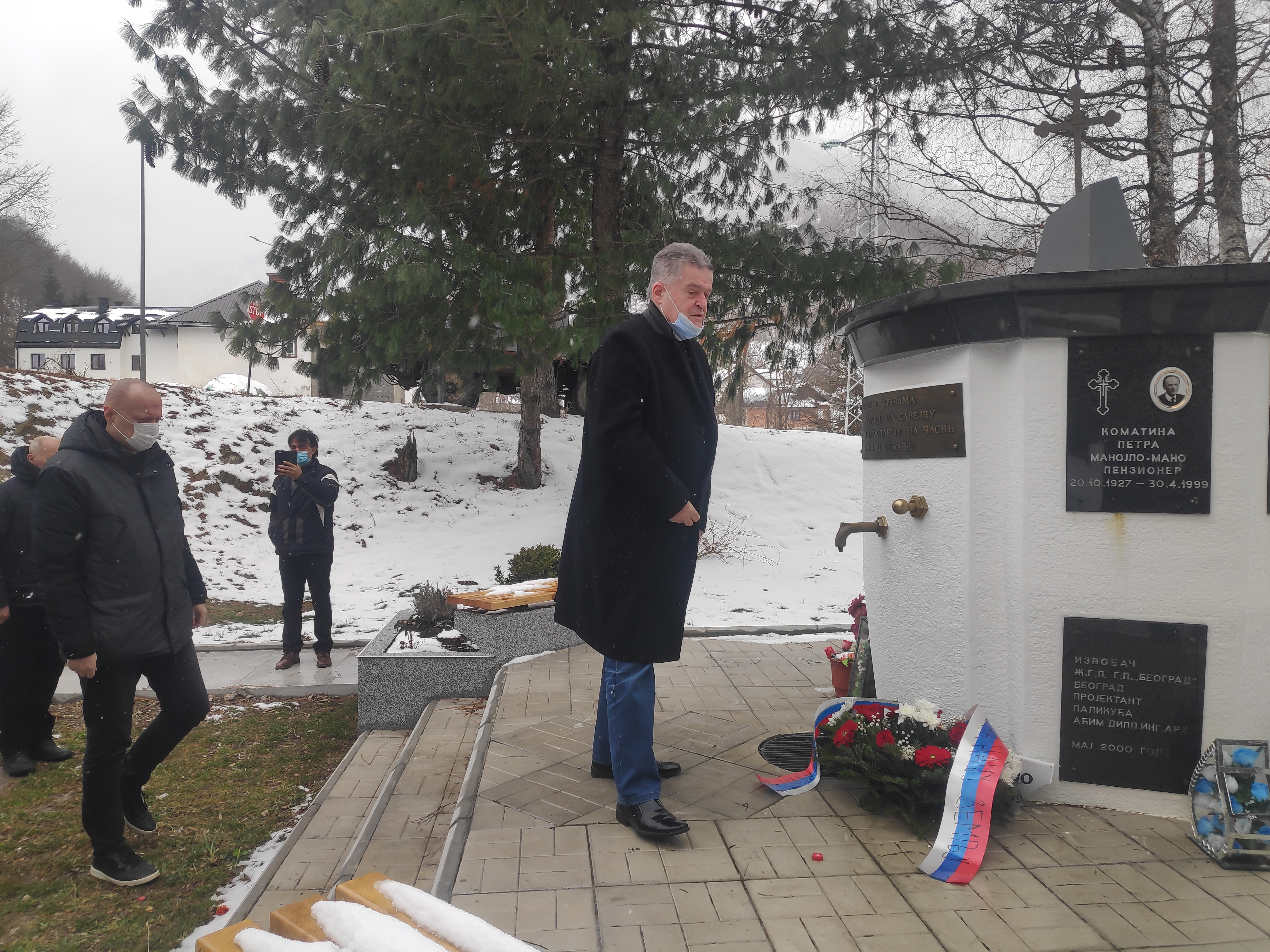 Делегација ОО ДЕМОС-а Беране положила вијенац на споменик жртвама НАТО агресије на Мурини