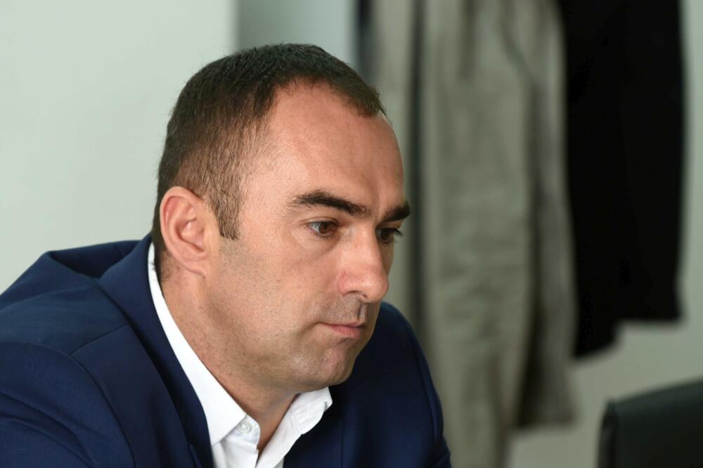 Радовић: Војска ангажована без увођења ванредног стања