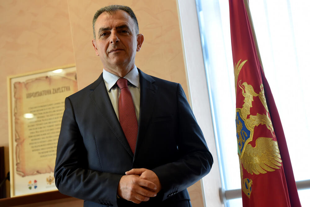 Храповић незаконито дијелио стотине хиљаде еура неким НВО