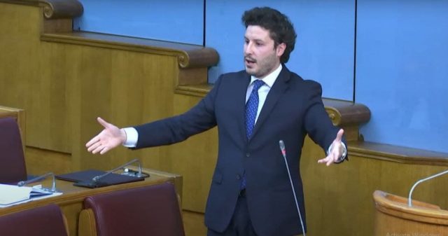 Наставак сједнице Скупштине ЦГ: Абазовић – Прозивају ме за Српски свет да би заштитили криминал