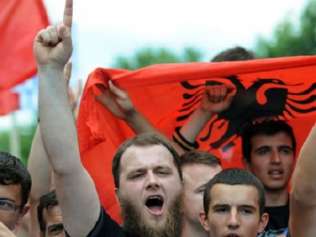 „Бранићемо наша огњишта у ЦГ, ми смо неугодни противници!“: Албанска дијаспора позива на уједињен отпор против Закона о пребивалишту
