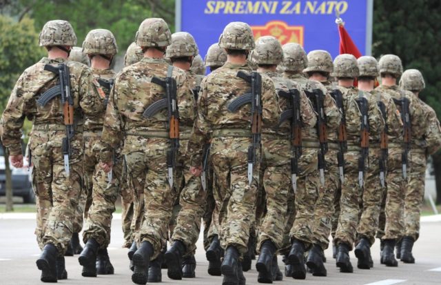 Шеф војне тајне службе поднио оставку?