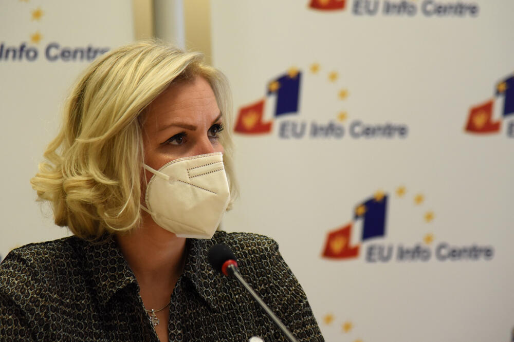 Боровинић Бојовић: Ситуација је забрињавајућа, Кривокапић одговорио да ће поштовати мјере