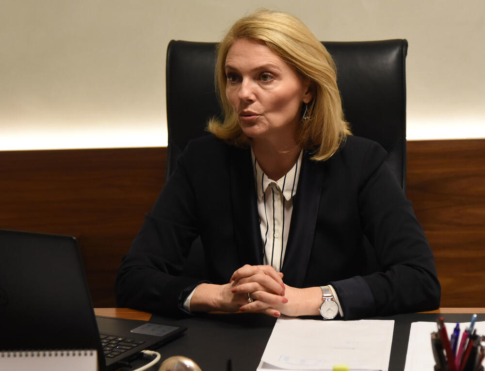 Опозиција и посланик Уре Милош Конатар подржали саслушање Министарке Ињац