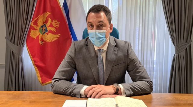 (ФОТО) Паралелни универзуми Вуковића: Оптужује нову власт за последице 30 година владавине ДПС