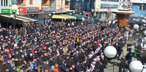 На сахрани Хусовића велики број људи, прекршене епидемиолошке мјере