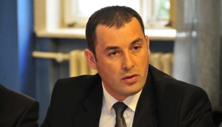 Шћекић: Премијер Кривокапић, иако вјерник, на почетку поста извријеђао људе који су га гласали, стално вријеђа и уцјењује поштене гласаче који су жртве ДПС-а!
