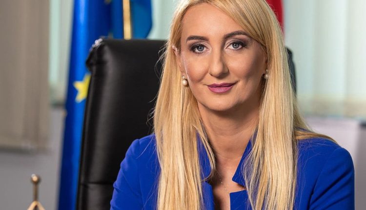 РТНК: Перовић прекршила и Закон о спрјечавању корупције, обавезала се да врати 40.000 еура