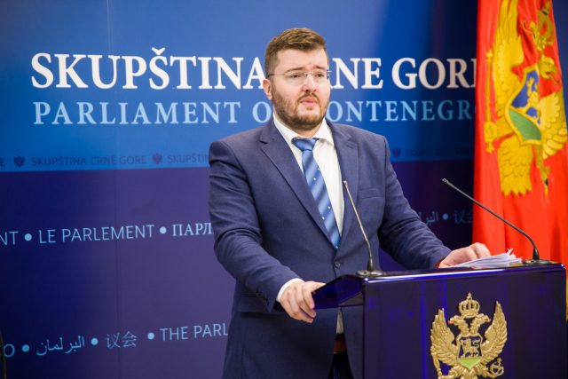 Копривица: Инсистирањем да неко други, мимо Булајића, закаже Скупштину Абазовић улази у зону кривичне одговорности!