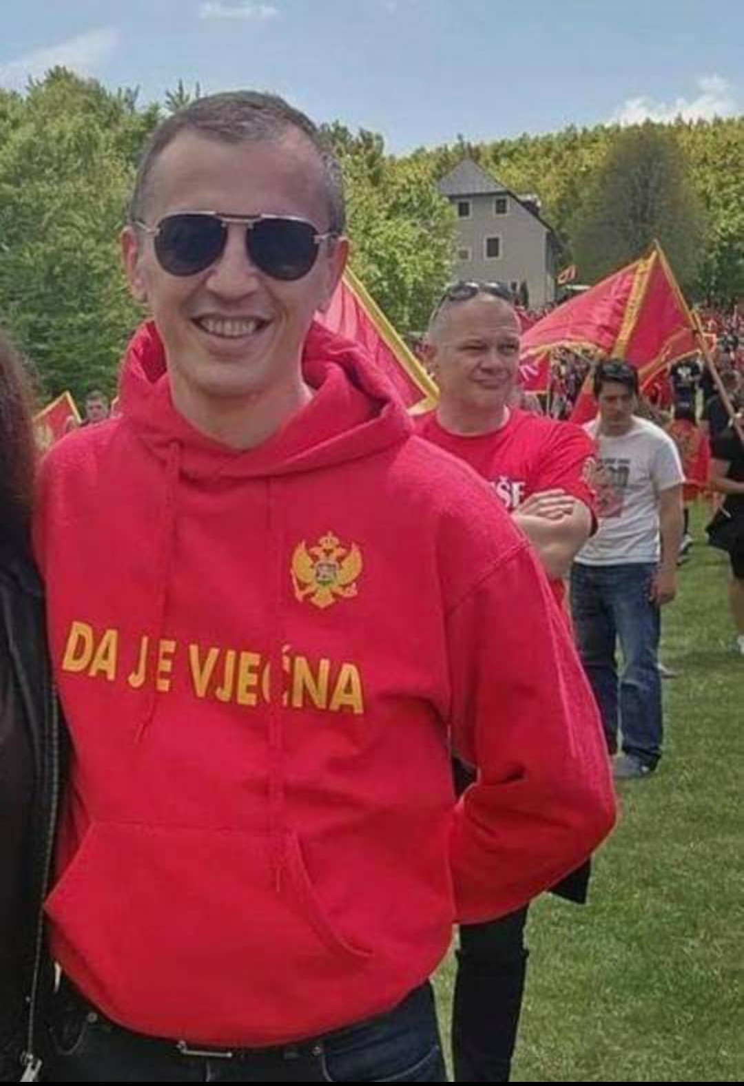 Глупост дана 2; "Бијели орао" Бошковић: “Дошло је вријеме да нам међународна заједница почиње уводити санкције, прво у енергетици, а доћи ће на ред и остале владине политике. Ова бахата и злонамјерна Влада мора да оде како би се Црна Гора спасила од пропасти”
