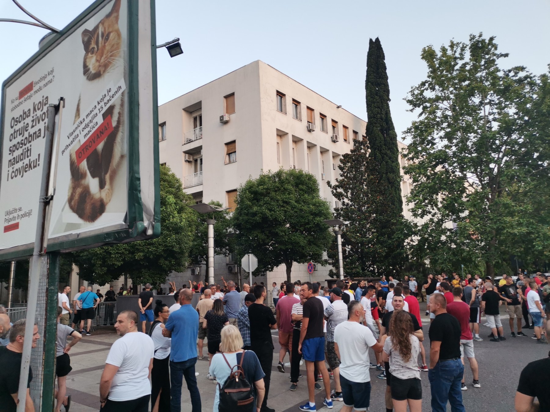 Протести испред Владе: Грађани траже слободу за Јовановића