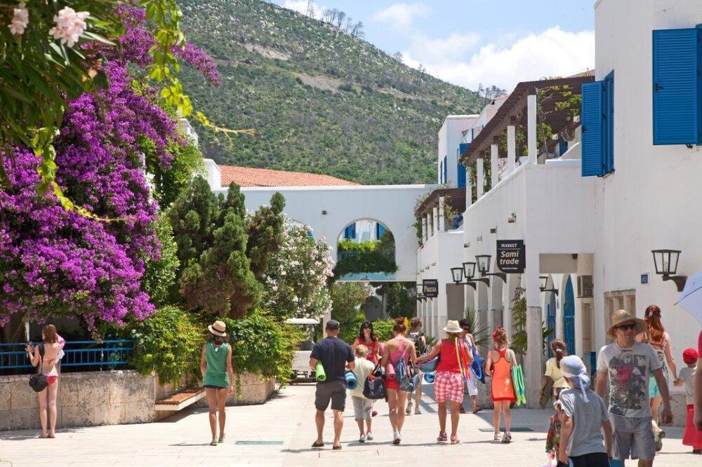 ĐUROVIĆ: Rekordan broj turista u Crnoj Gori
