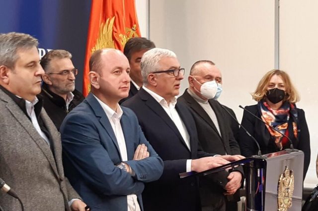 ДФ: Нека Кривокапић предложи Закон о попису и ДФ долази да гласа!
