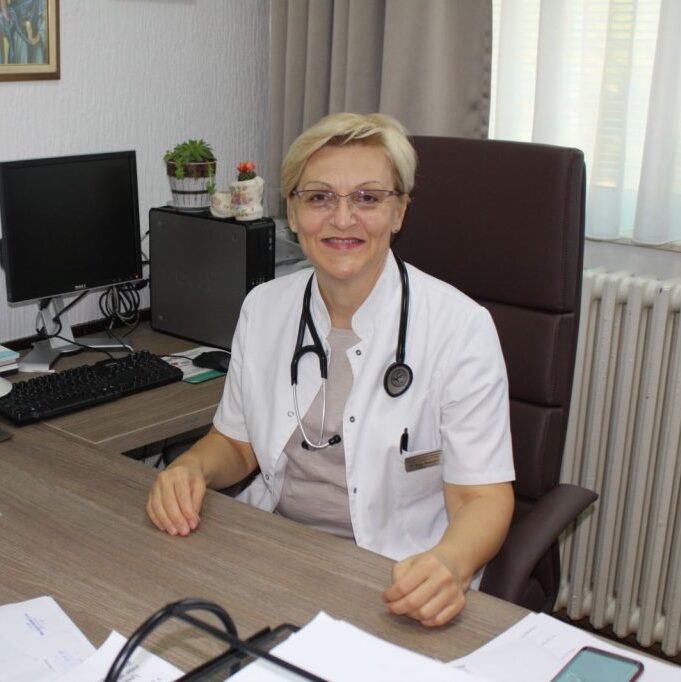 Протести због смјене директорице болнице на Цетињу