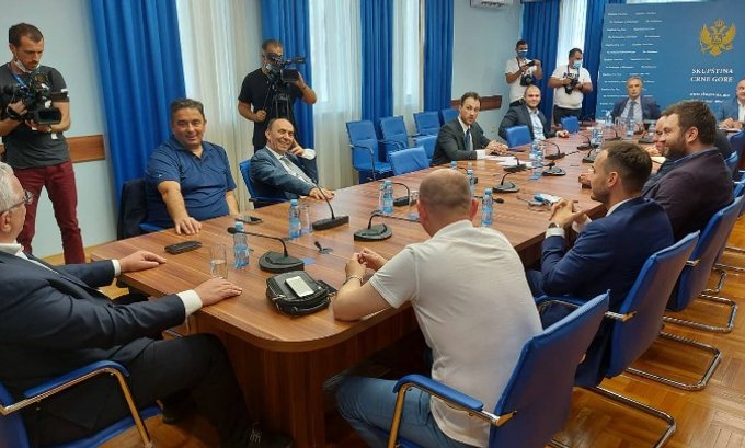 Нови коалициони споразум биће потписан ако се лидери већине сложе