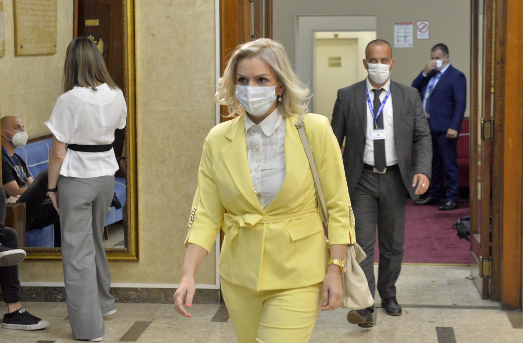 Боровинић Бојовић: Била сам против донације вакцина Косову