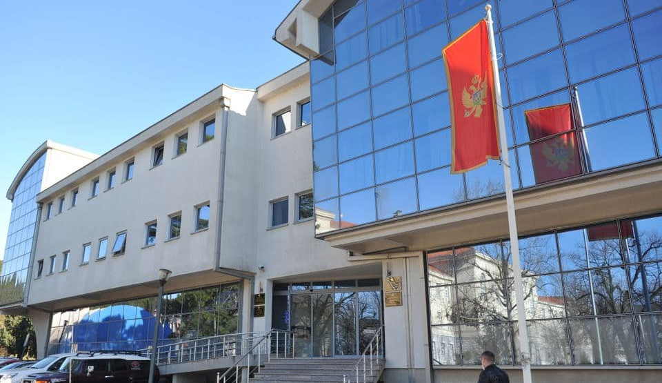Министарство културе и медија осудило напад на редакцију Дана