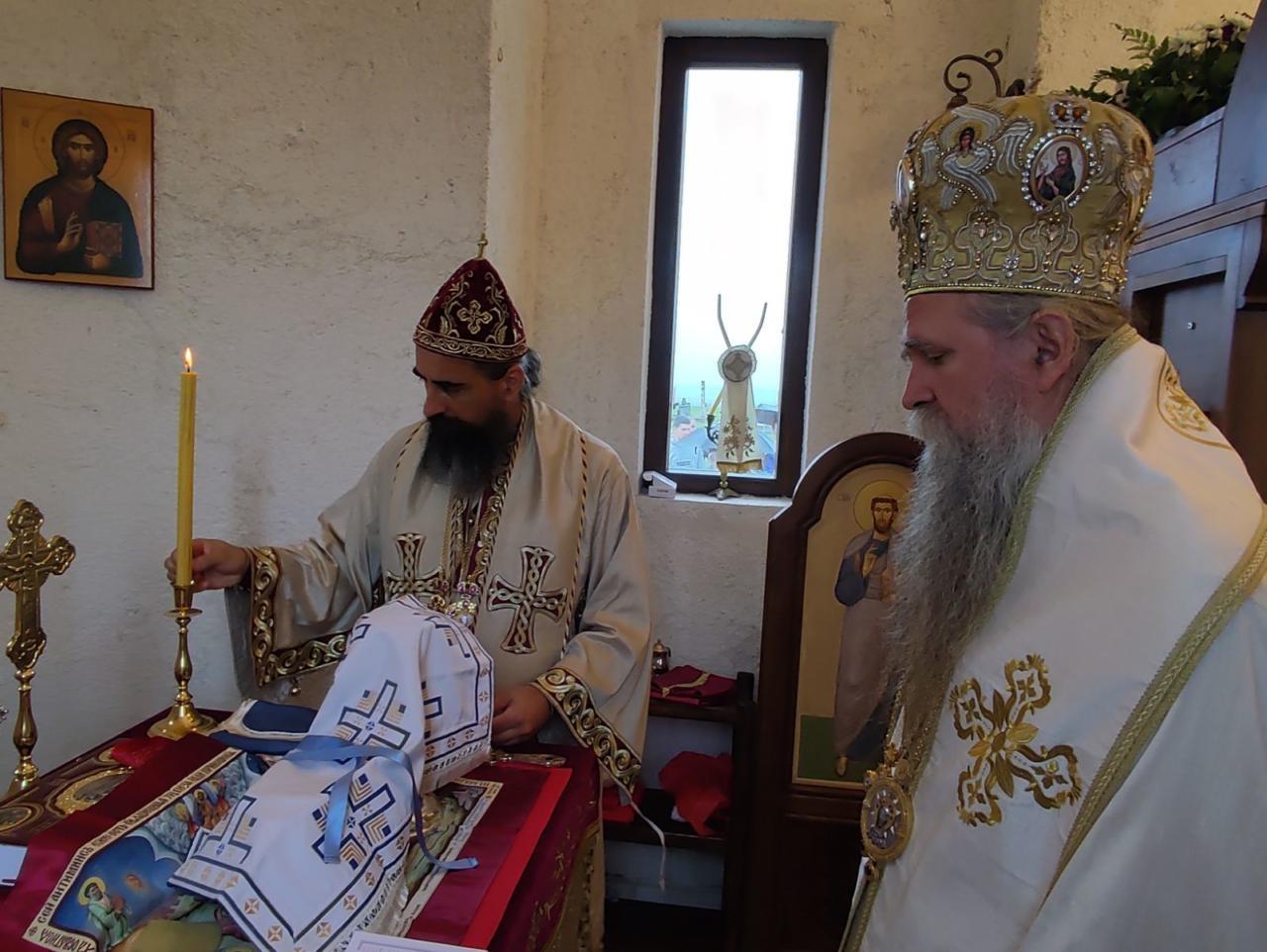 Митрополит Јоаникије најавио изградњу храма на Жабљаку
