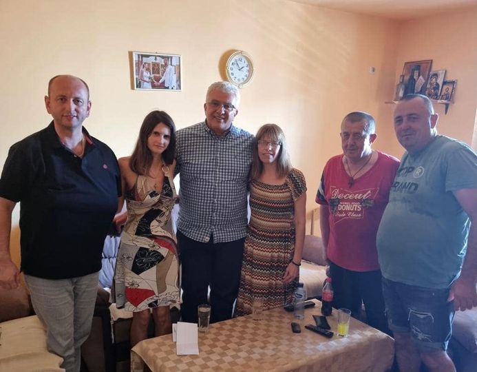 ЛИДЕРИ ДФ ПОСЈЕТИЛИ ПОРОДИЦУ РИСТА ЈОВАНОВИЋА: ПОНОСНИ НА РИСТА СВИ МИ КОЈИ ДРЖИМО ДО КОСОВСКОГ ЗАВЈЕТА