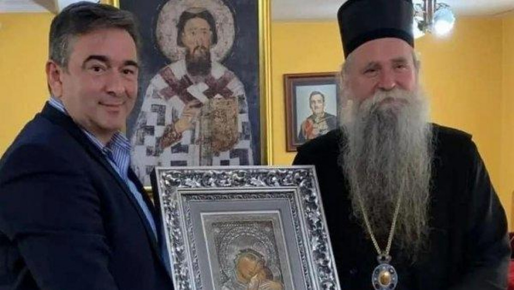 Медојевић: Митрополит Јоаникије мора да се јавно одреди према Кривокапићу