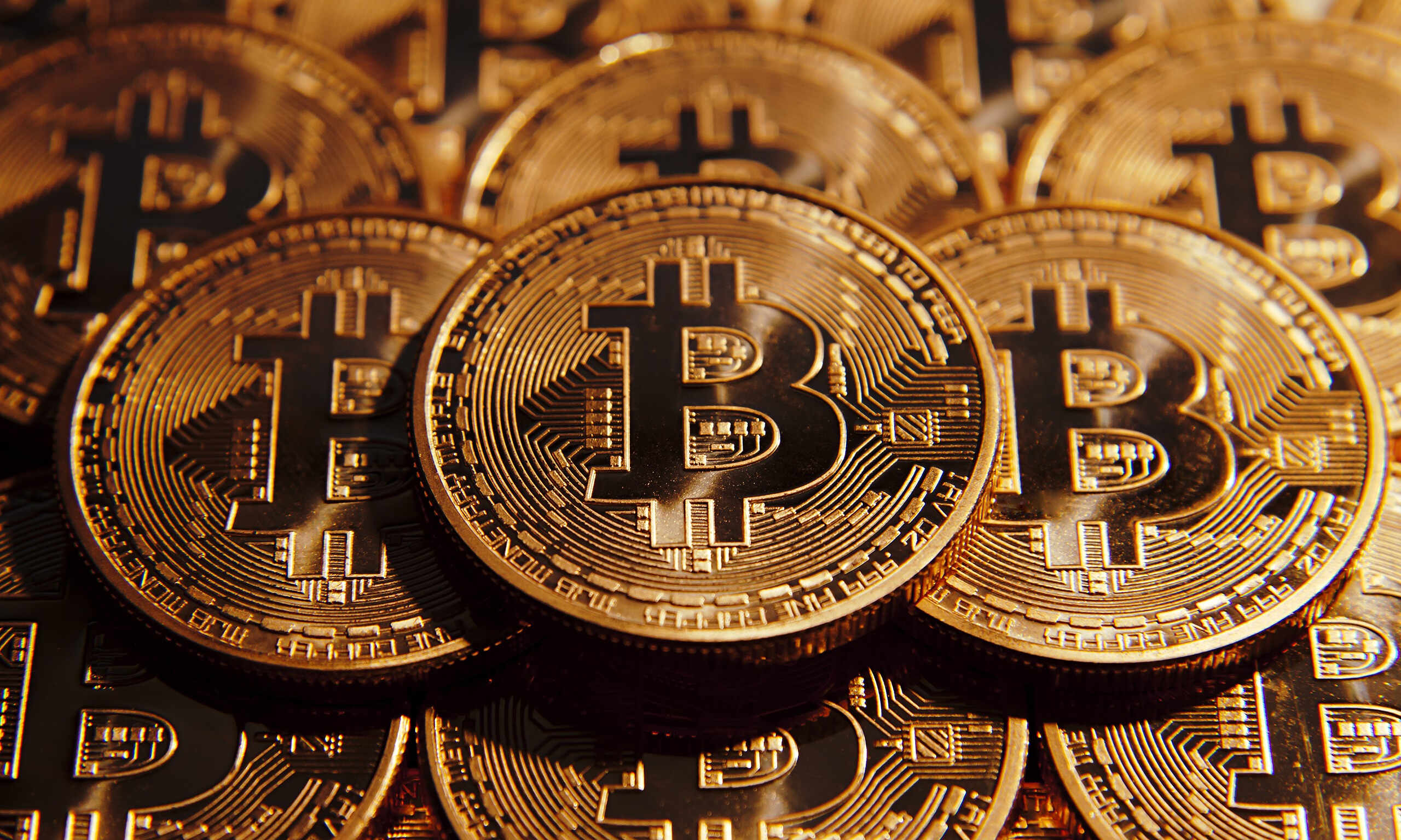 Биткоин пао испод 42.000 долара