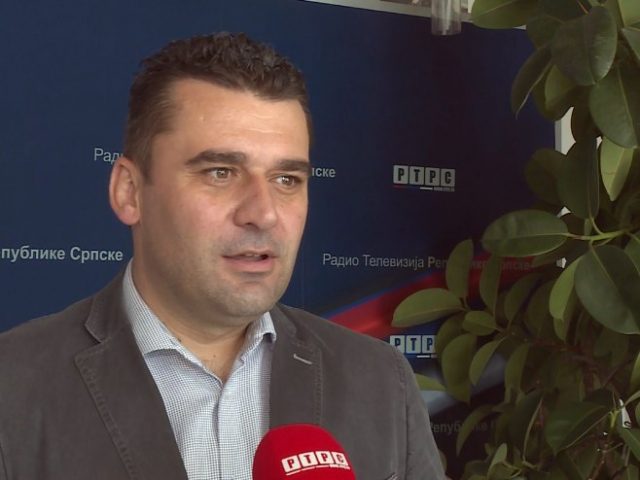 Српски новинар који је добио прву кривичну пријаву за негирање геноцида: Штитим претке и – истину; милом нећу отићи – нека ме хапсе