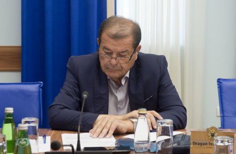 Прво договор па онда дијалог